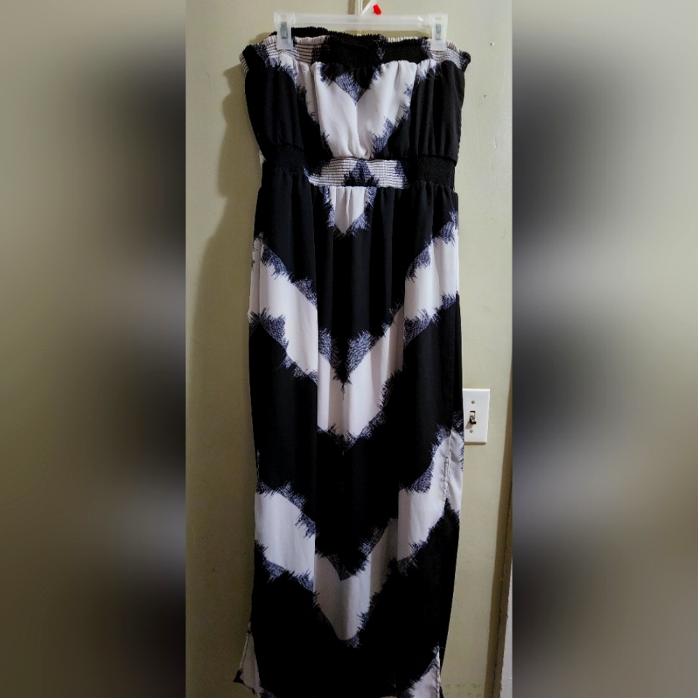 Elegant Strapless Black and White Dress